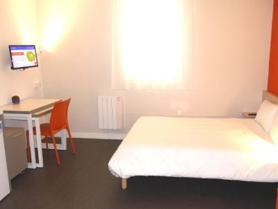Montempo Apparthotel Paris-Velizy Buitenkant foto